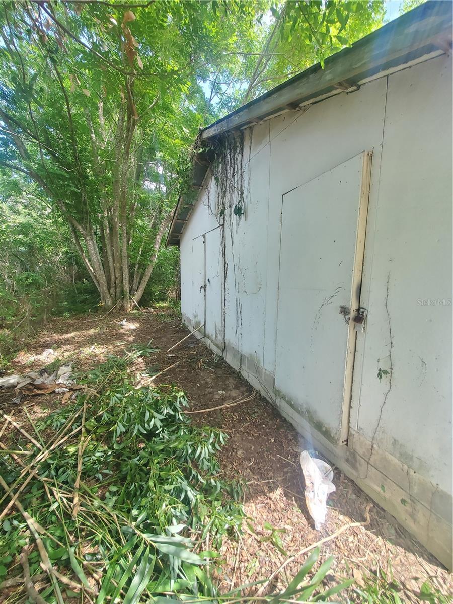 Listing photo id 30 for 6945 110th Street