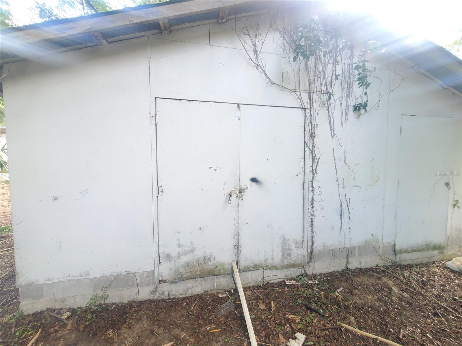 Listing photo id 31 for 6945 110th Street