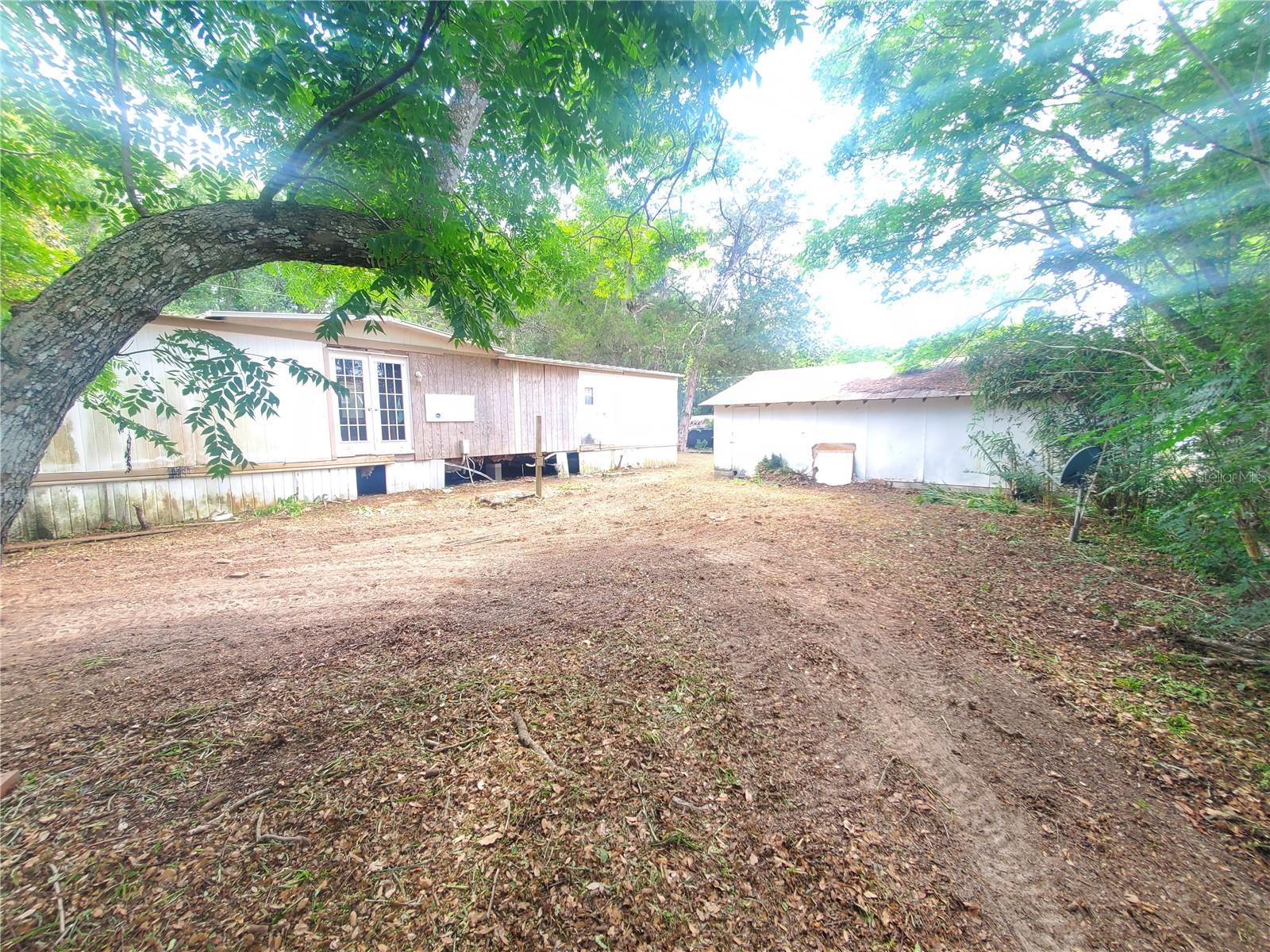 Listing photo id 36 for 6945 110th Street