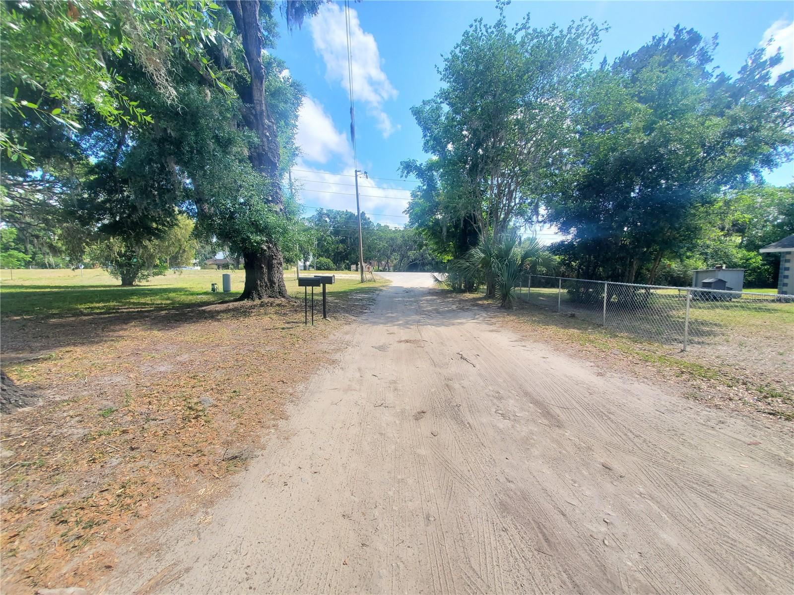 Listing photo id 40 for 6945 110th Street