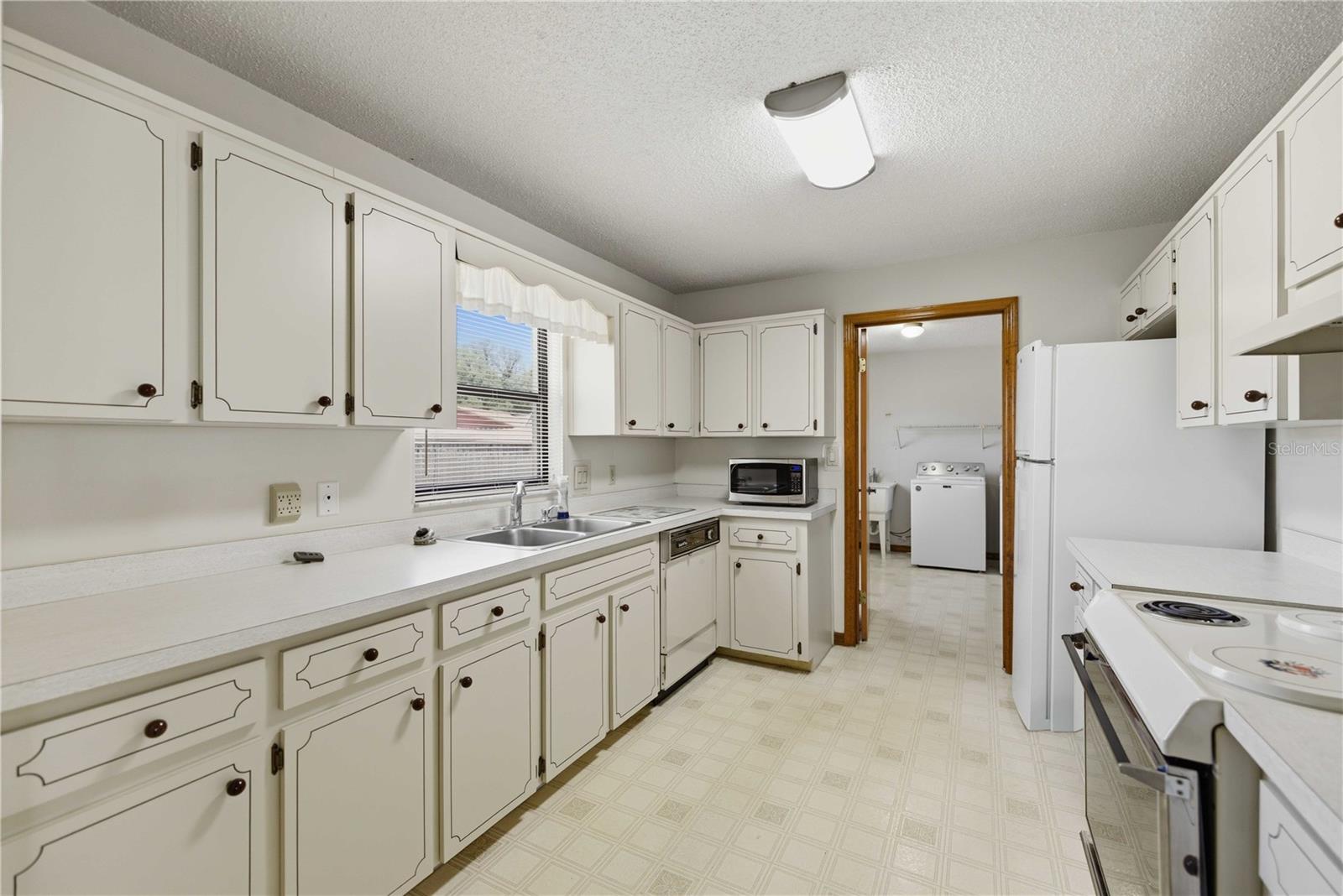 Image 19 of 33 For 3051 98th Street Road