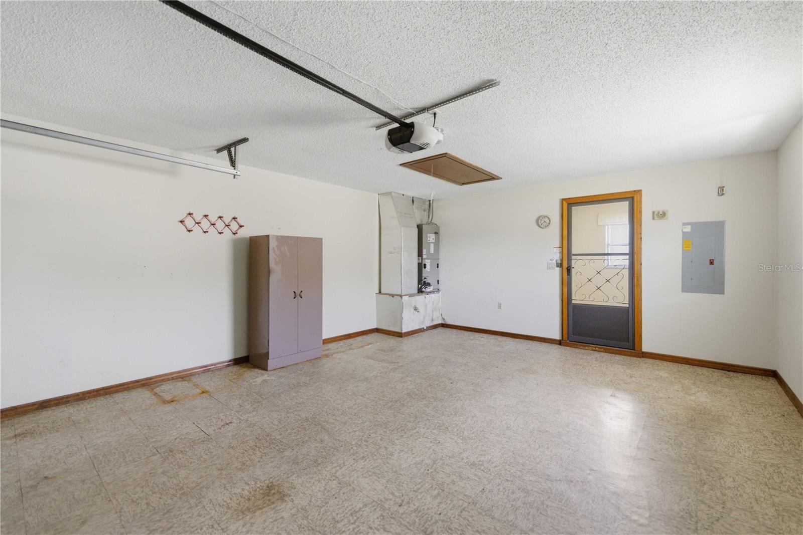 Image 23 of 33 For 3051 98th Street Road