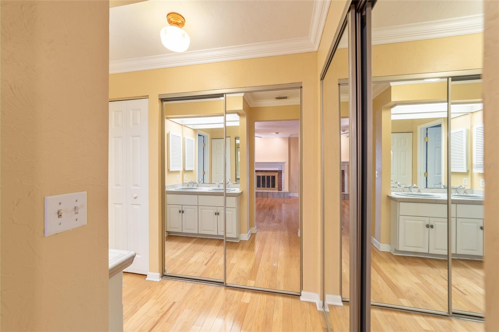 Image 40 of 70 For 1927 37th Court Circle