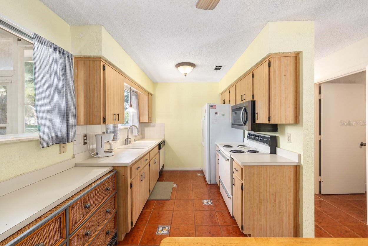 Image 7 of 9 For 8669 108 Lane