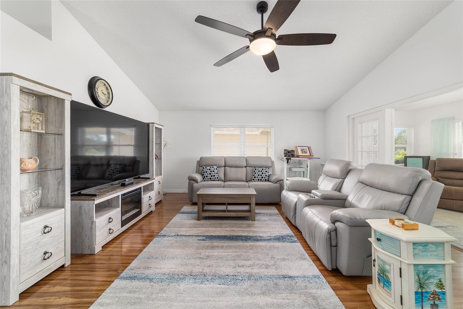 Image 18 of 55 For 9181 91st Circle