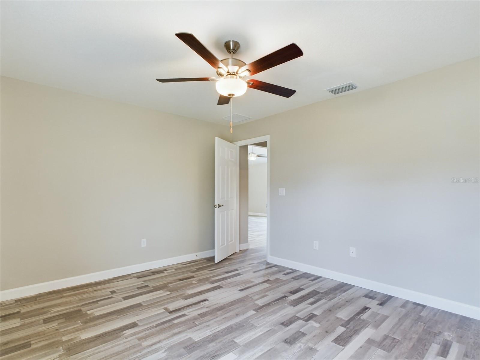 Image 11 of 25 For 13215 77th Avenue