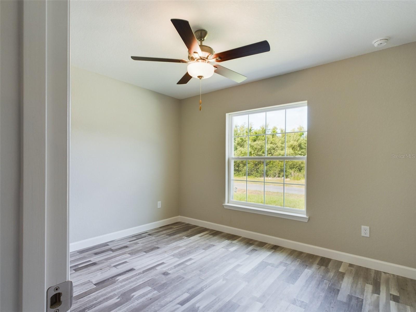 Image 13 of 25 For 13215 77th Avenue