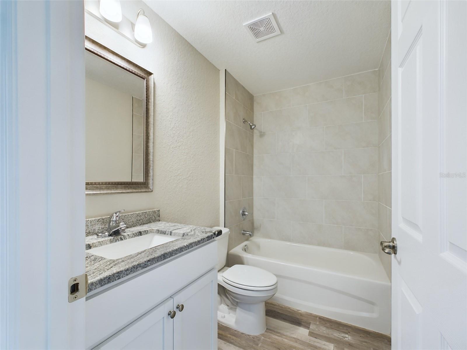 Image 14 of 25 For 13215 77th Avenue