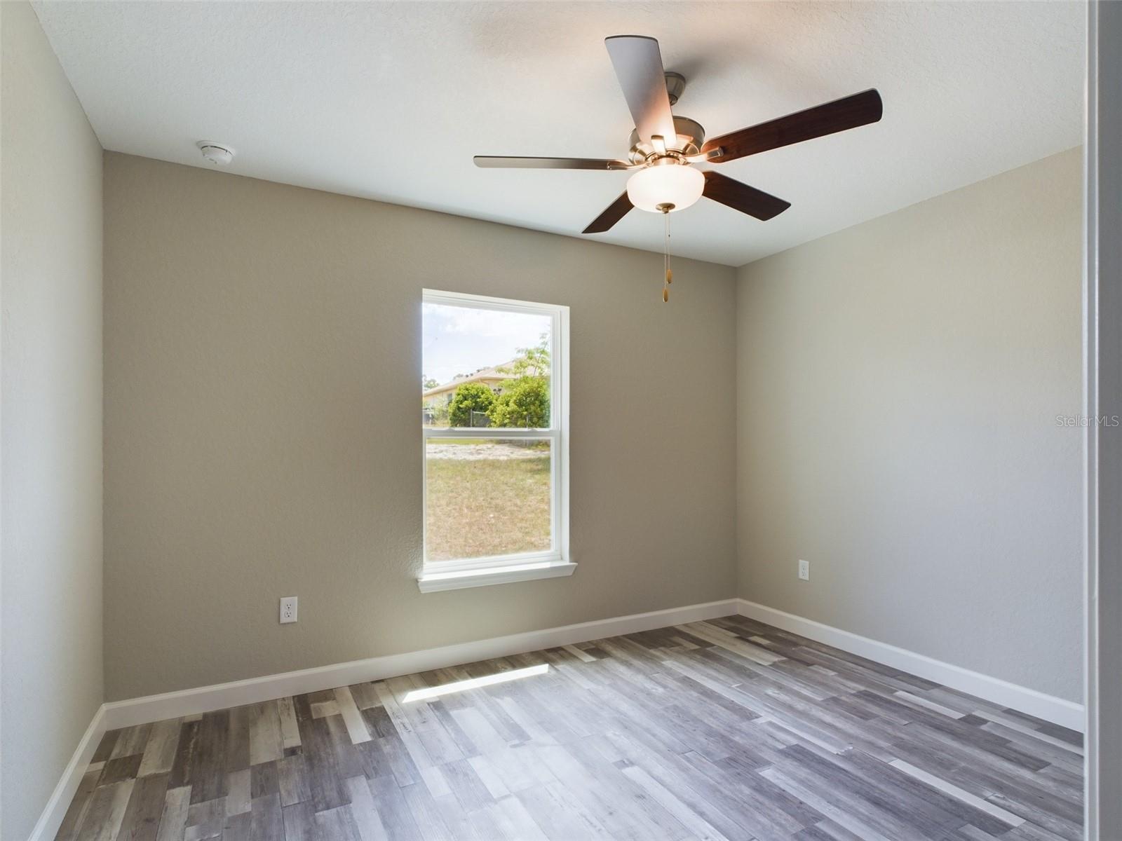 Image 15 of 25 For 13215 77th Avenue