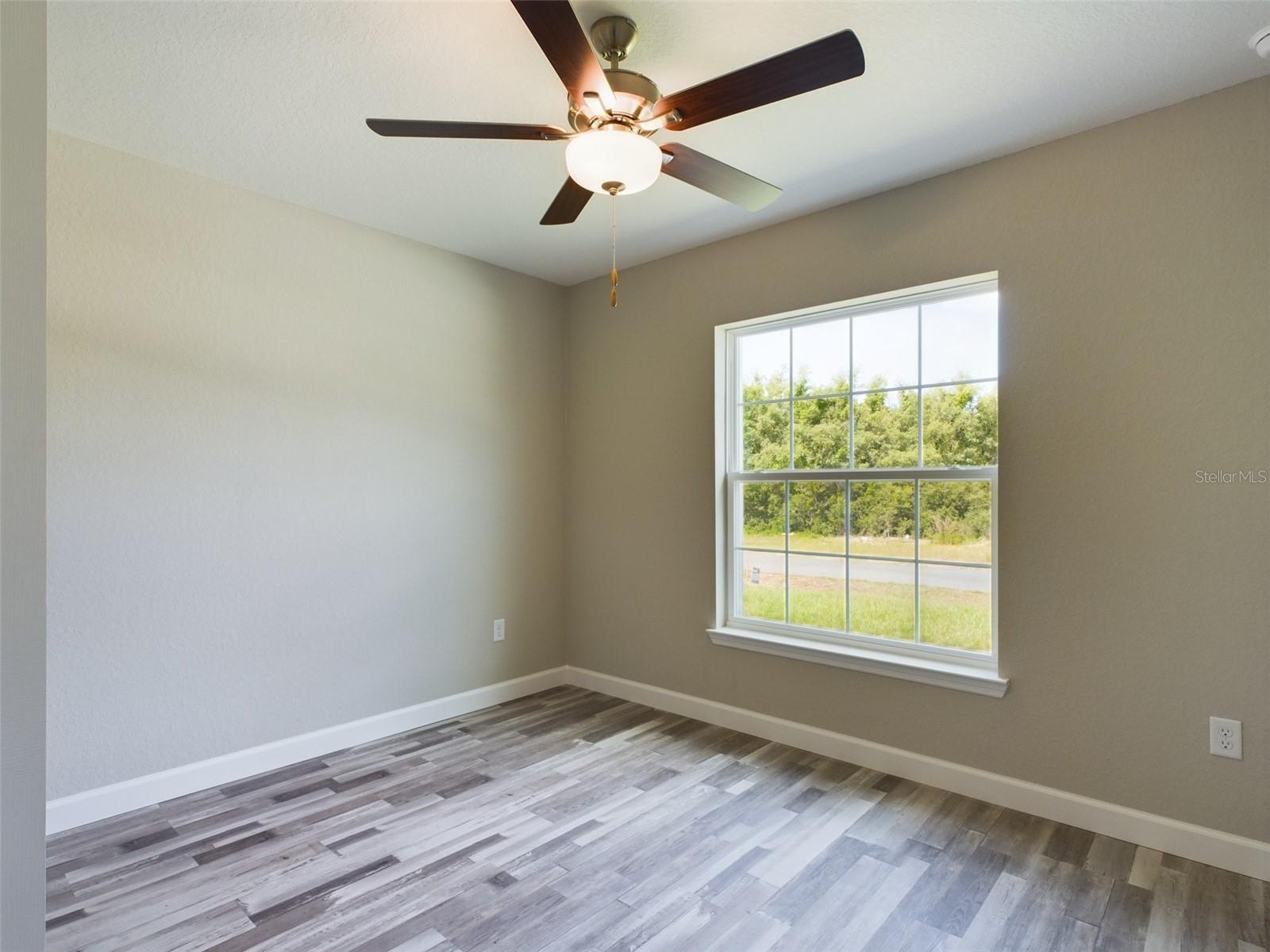 Image 18 of 25 For 13215 77th Avenue