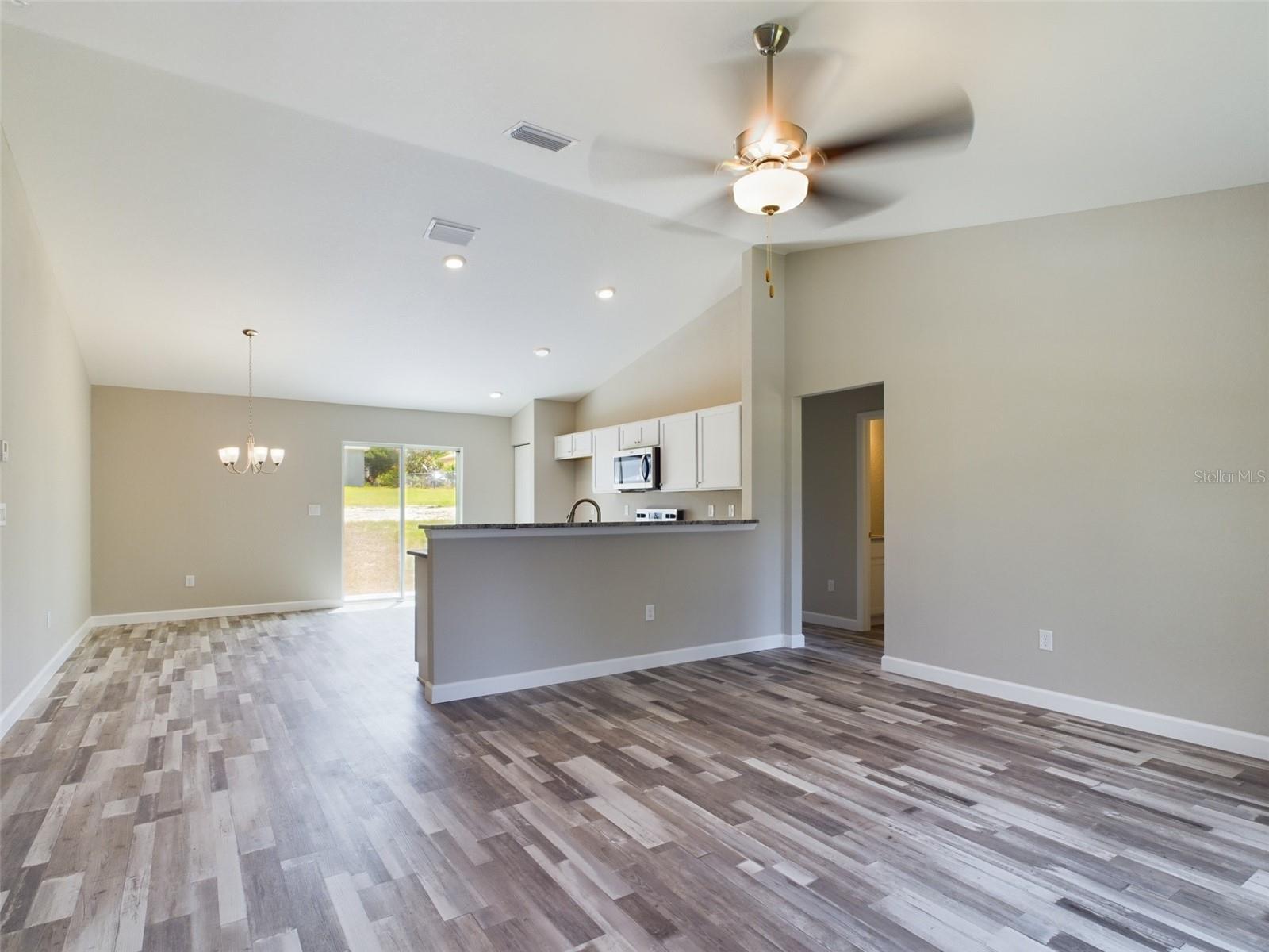 Image 4 of 25 For 13215 77th Avenue