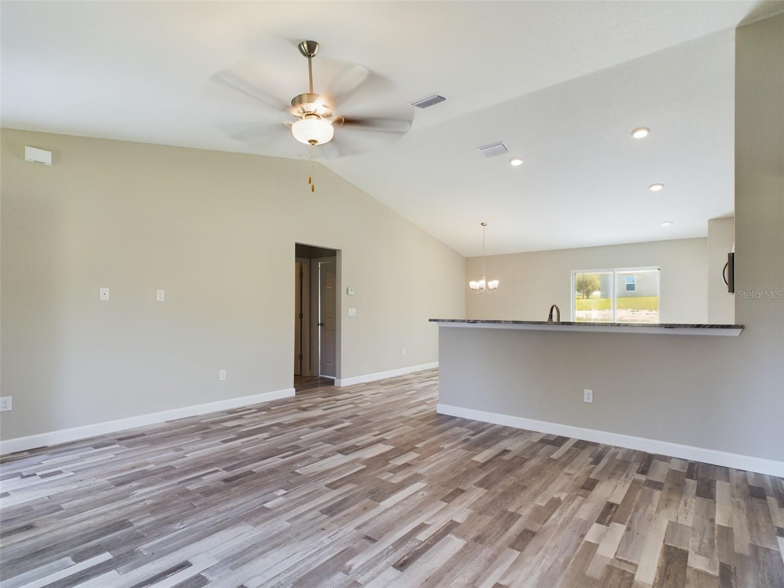Image 5 of 25 For 13215 77th Avenue