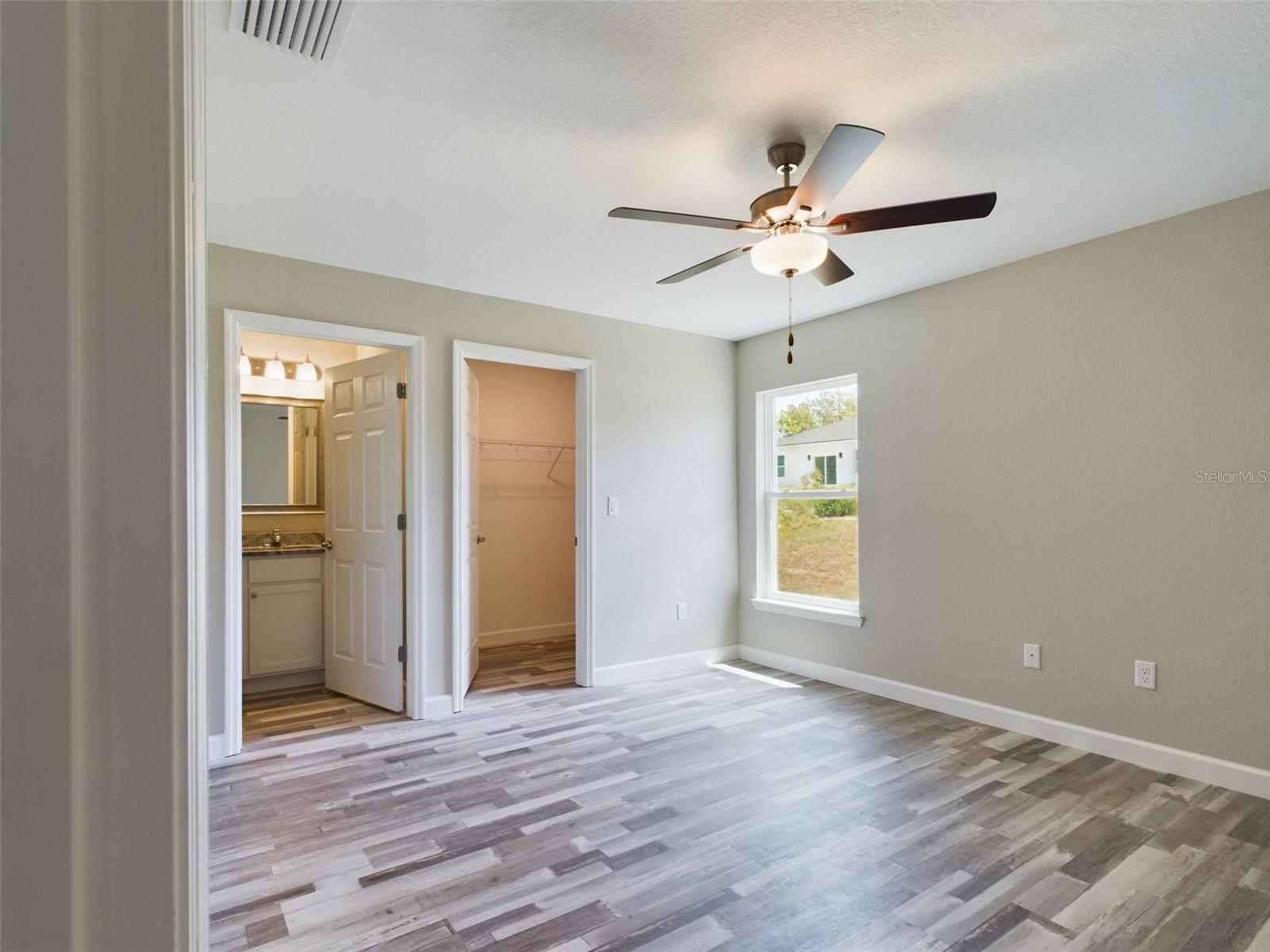 Image 9 of 25 For 13215 77th Avenue