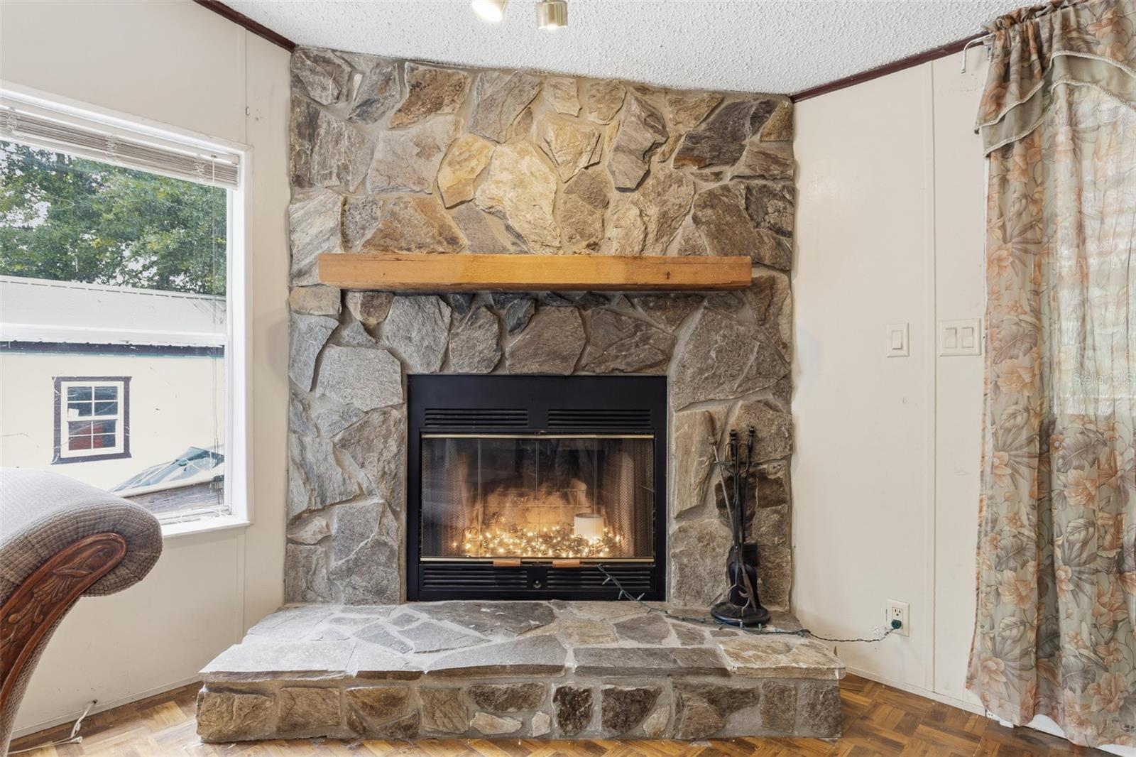Image 19 of 67 For 8186 Windsong Street