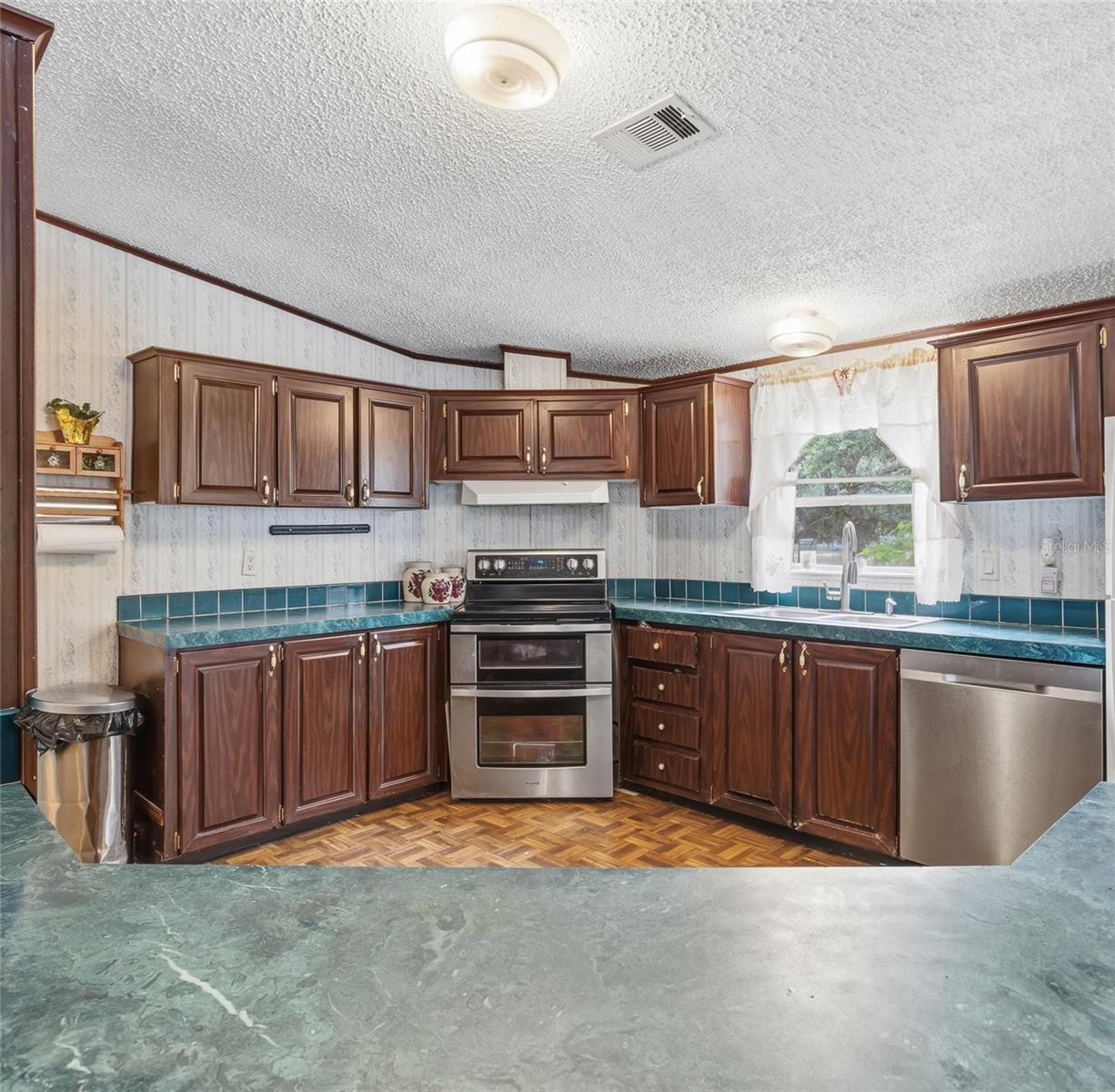 Image 26 of 67 For 8186 Windsong Street