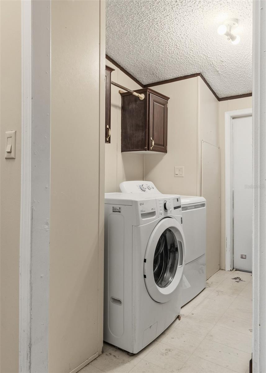 Image 31 of 67 For 8186 Windsong Street