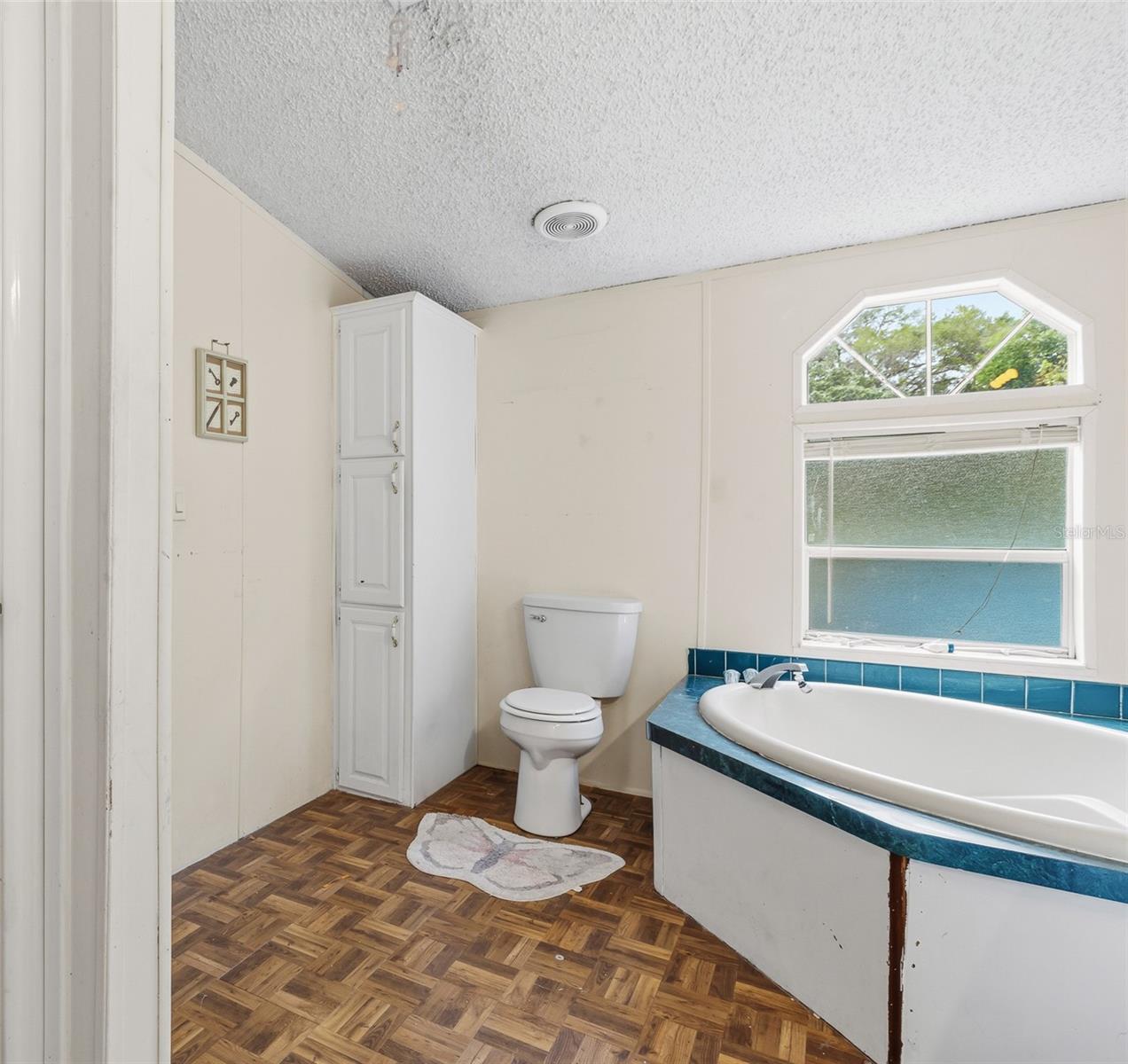 Image 36 of 67 For 8186 Windsong Street