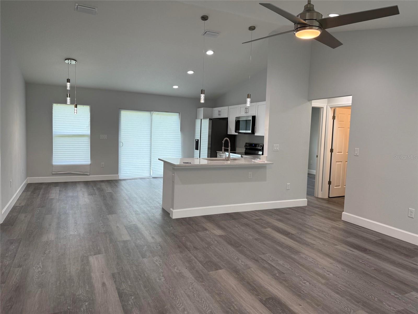 Image 2 of 11 For 15854 38 Place