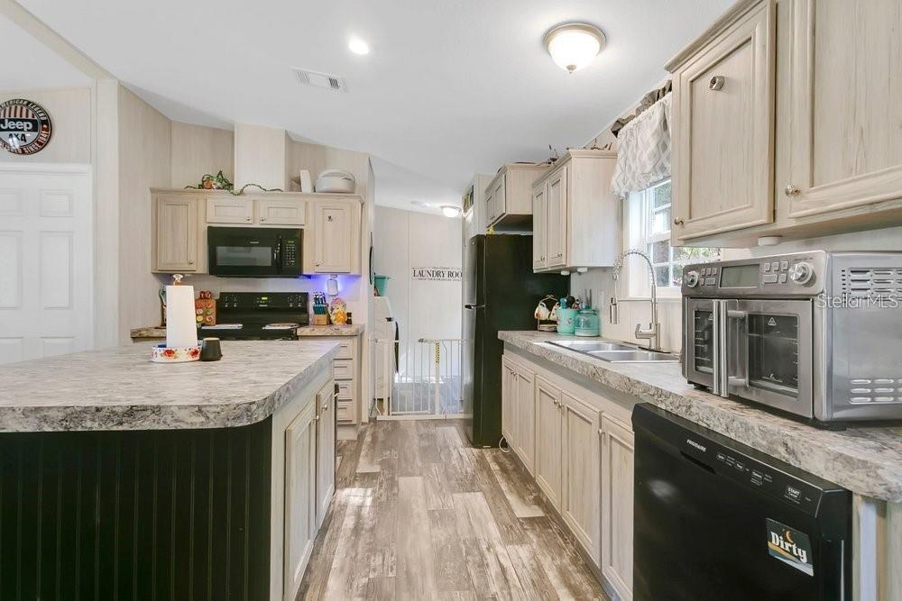 Image 8 of 23 For 10787 112th Avenue
