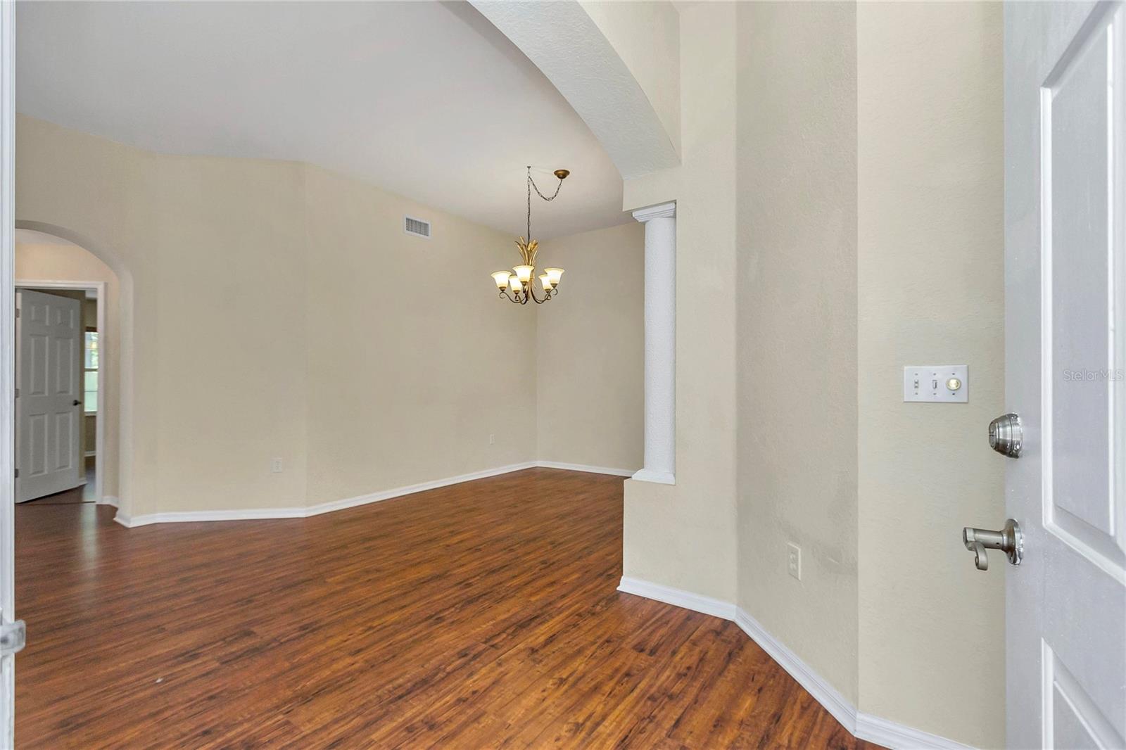 Image 4 of 24 For 7899 115th Loop