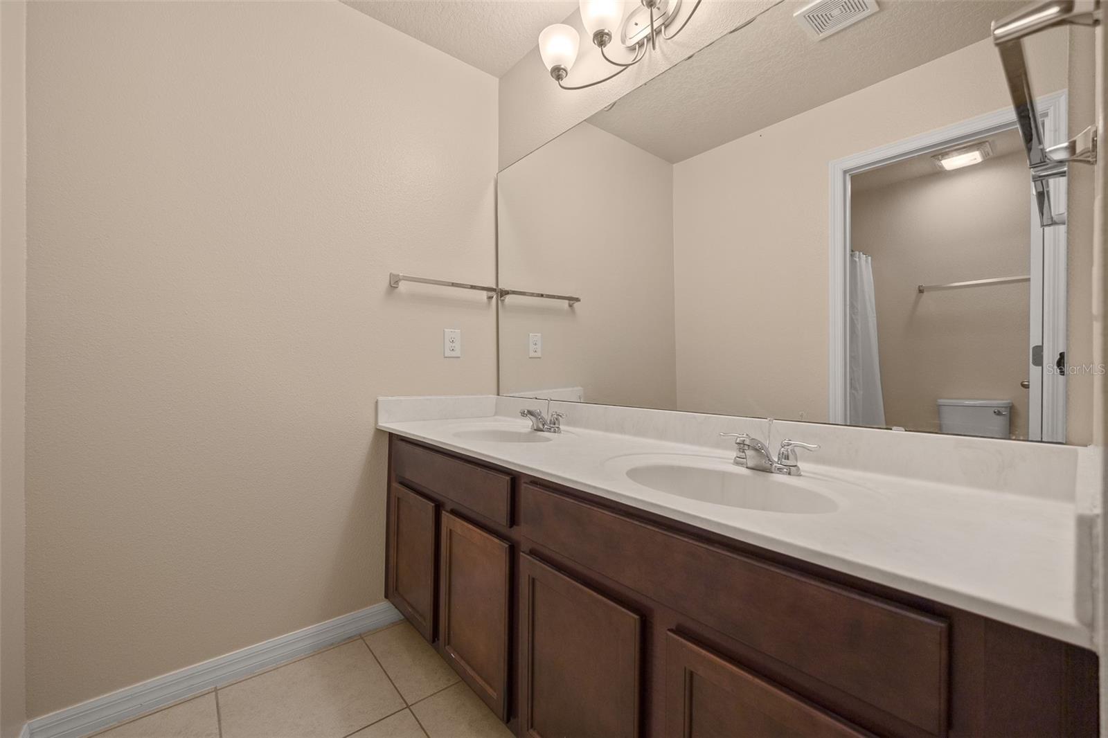 Image 16 of 53 For 5128 Grassy Knoll Drive