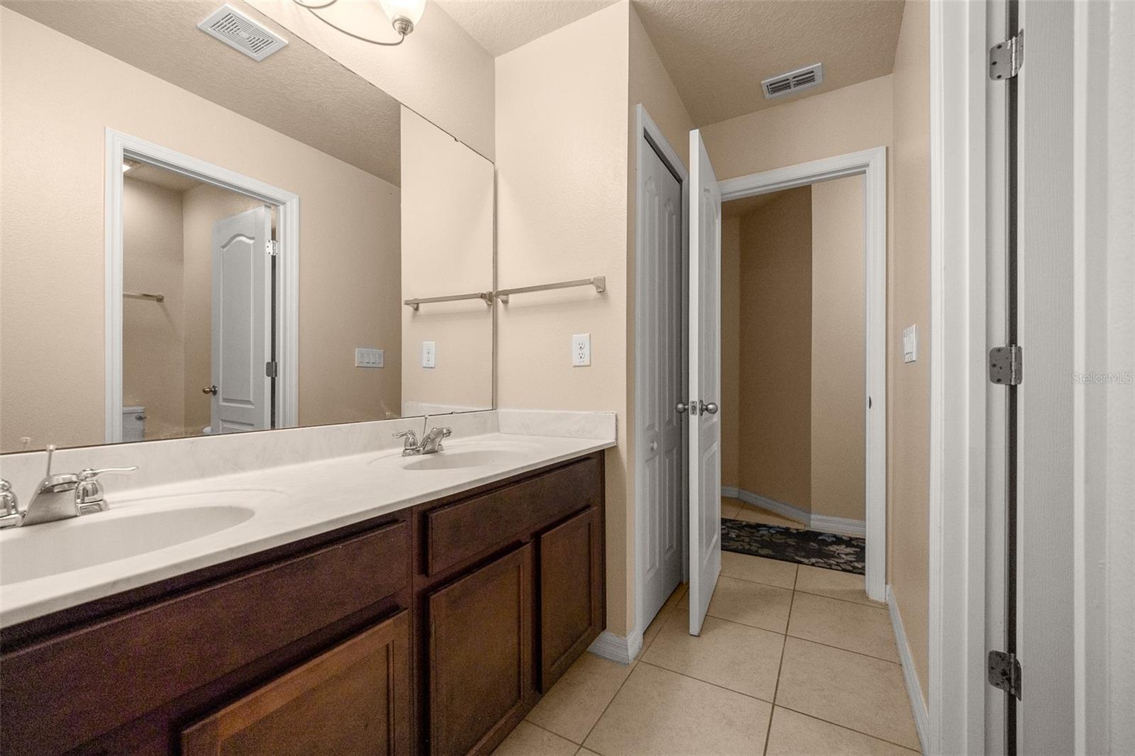 Image 17 of 53 For 5128 Grassy Knoll Drive