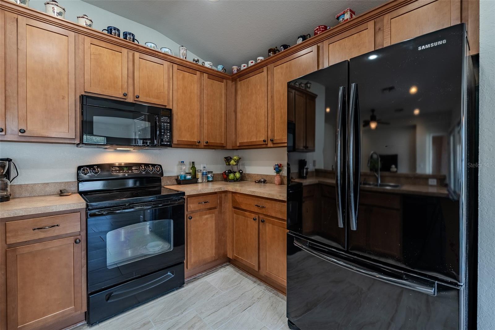Image 10 of 47 For 5561 40 Street