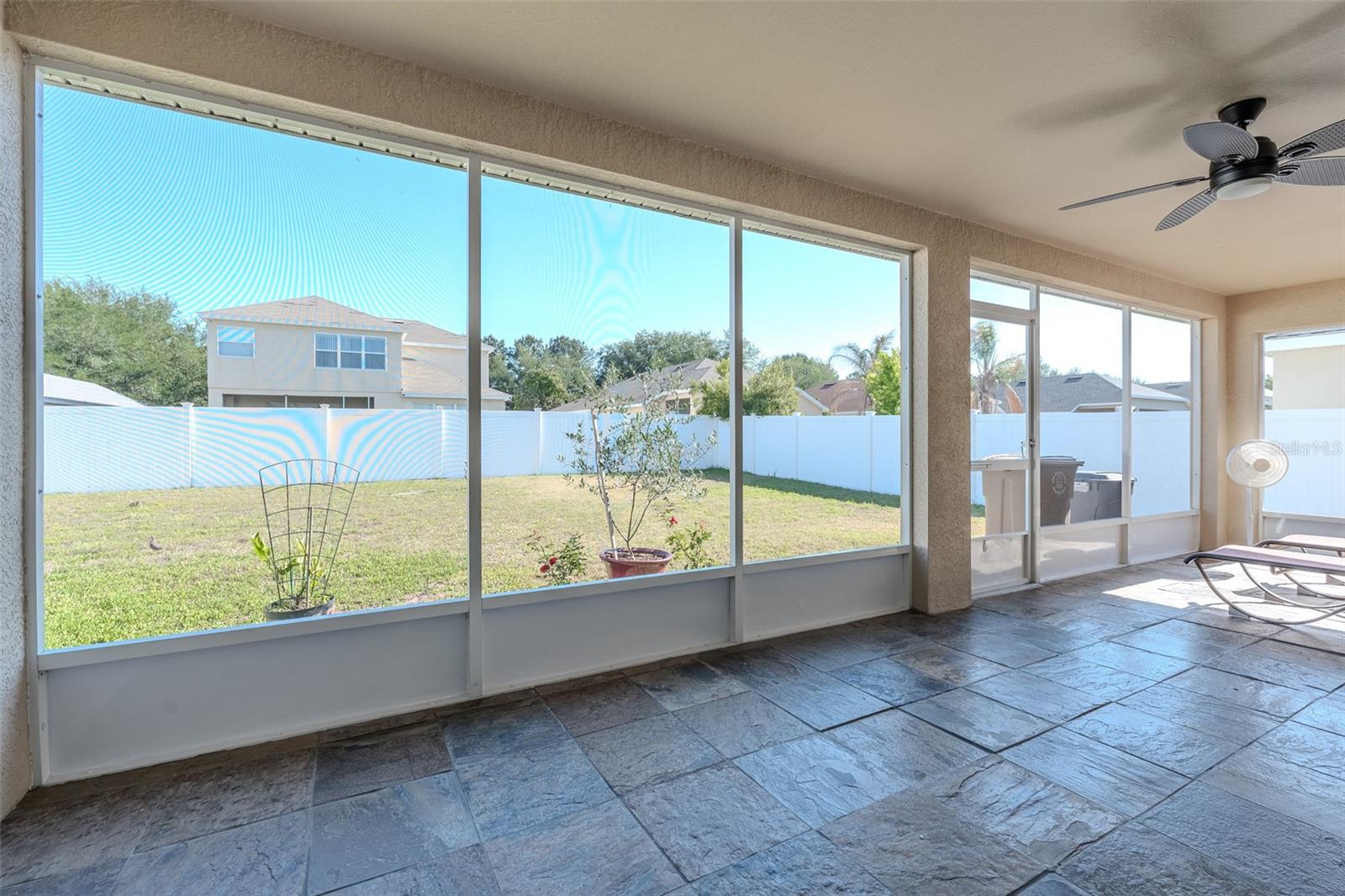 Image 13 of 47 For 5561 40 Street