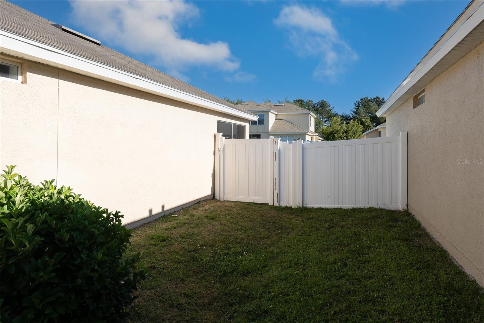 Image 42 of 47 For 5561 40 Street