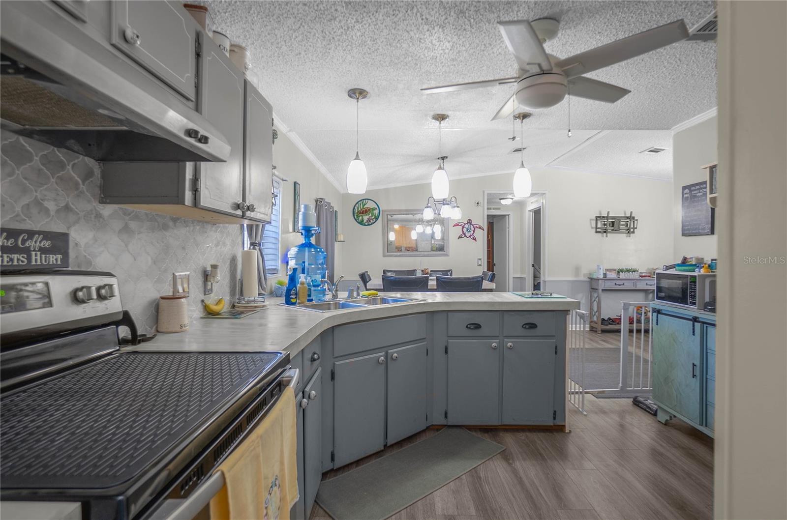 Image 13 of 43 For 10494 Spence Avenue