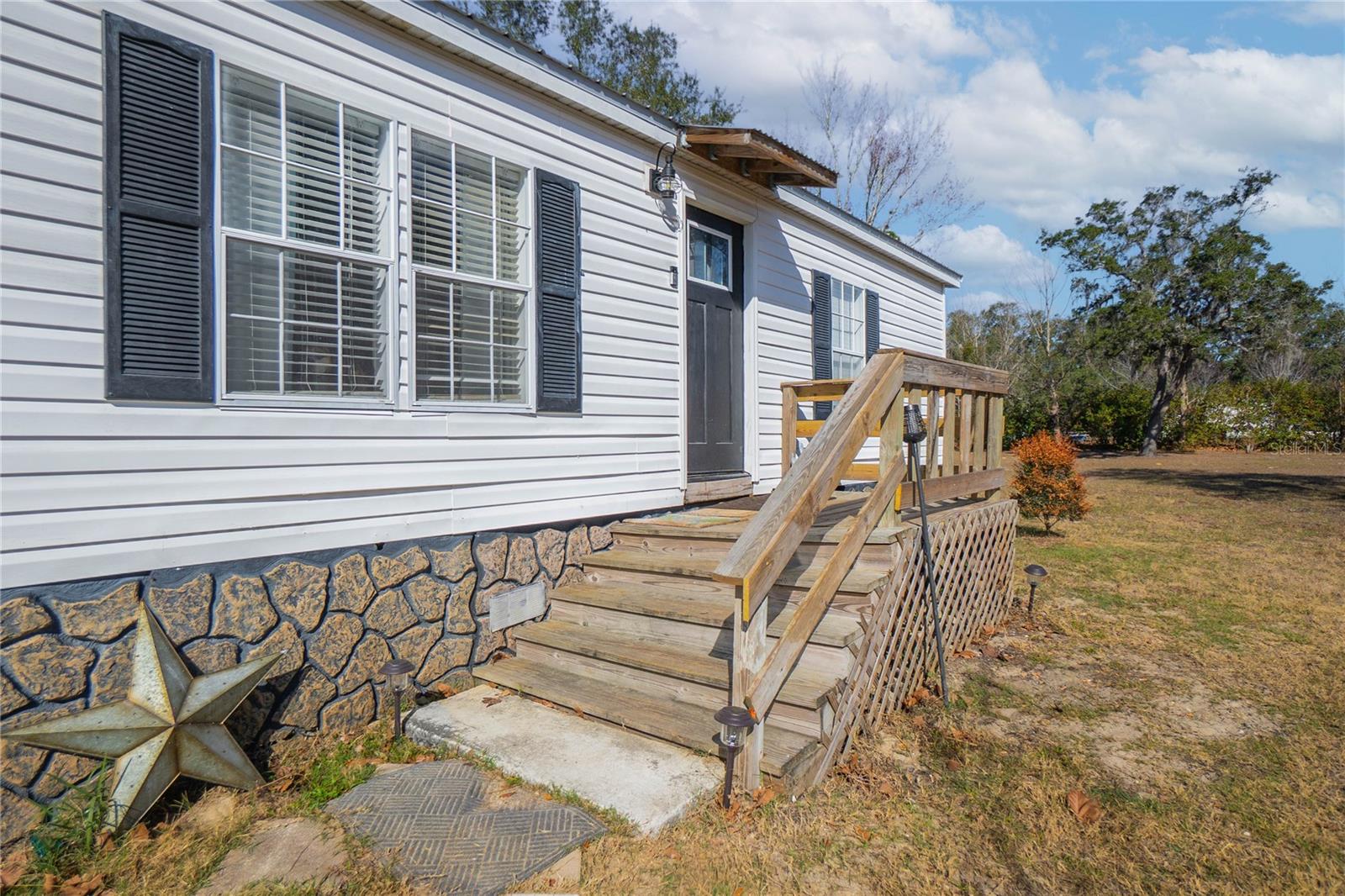 Image 3 of 43 For 10494 Spence Avenue