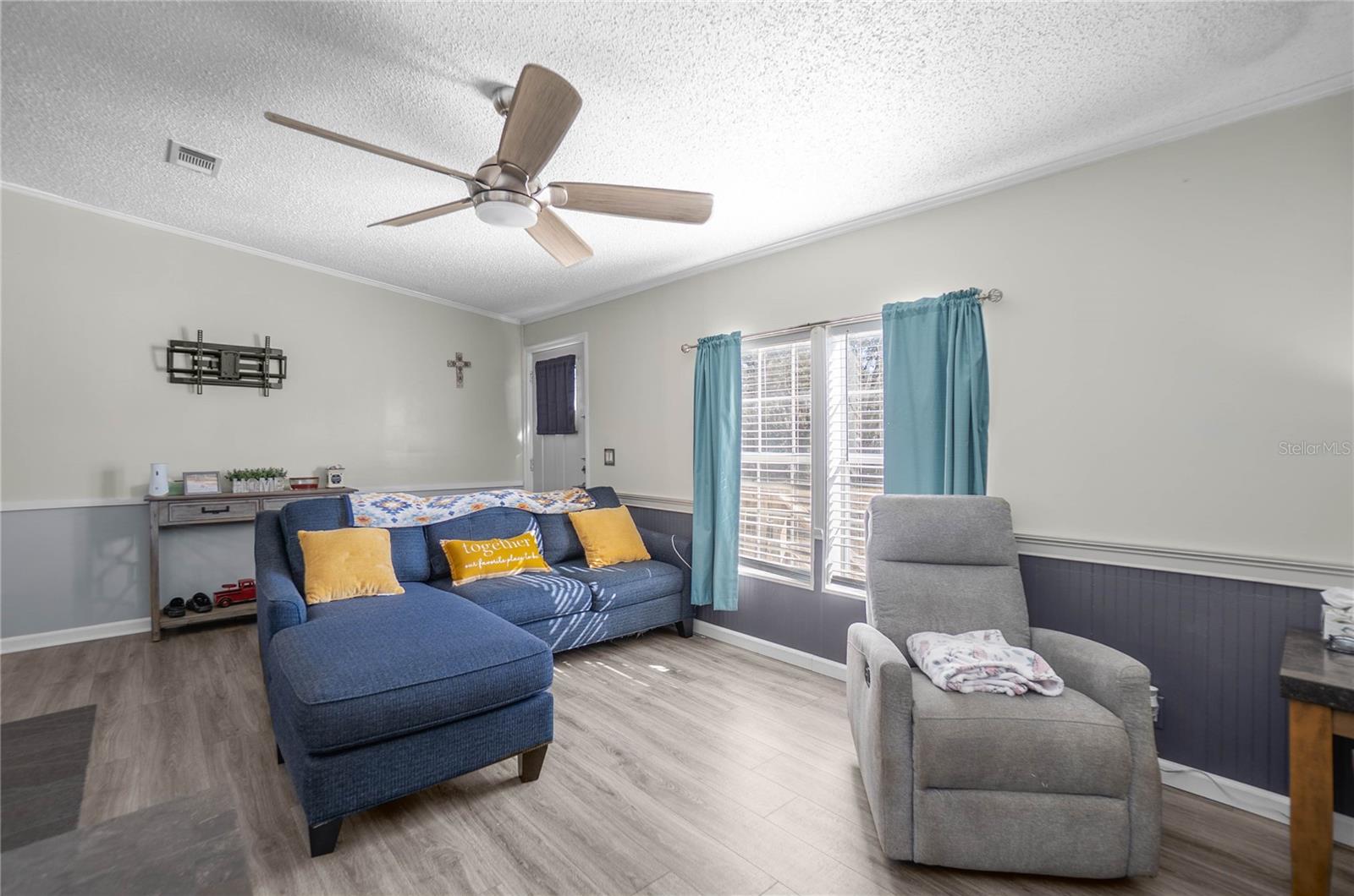 Image 8 of 43 For 10494 Spence Avenue