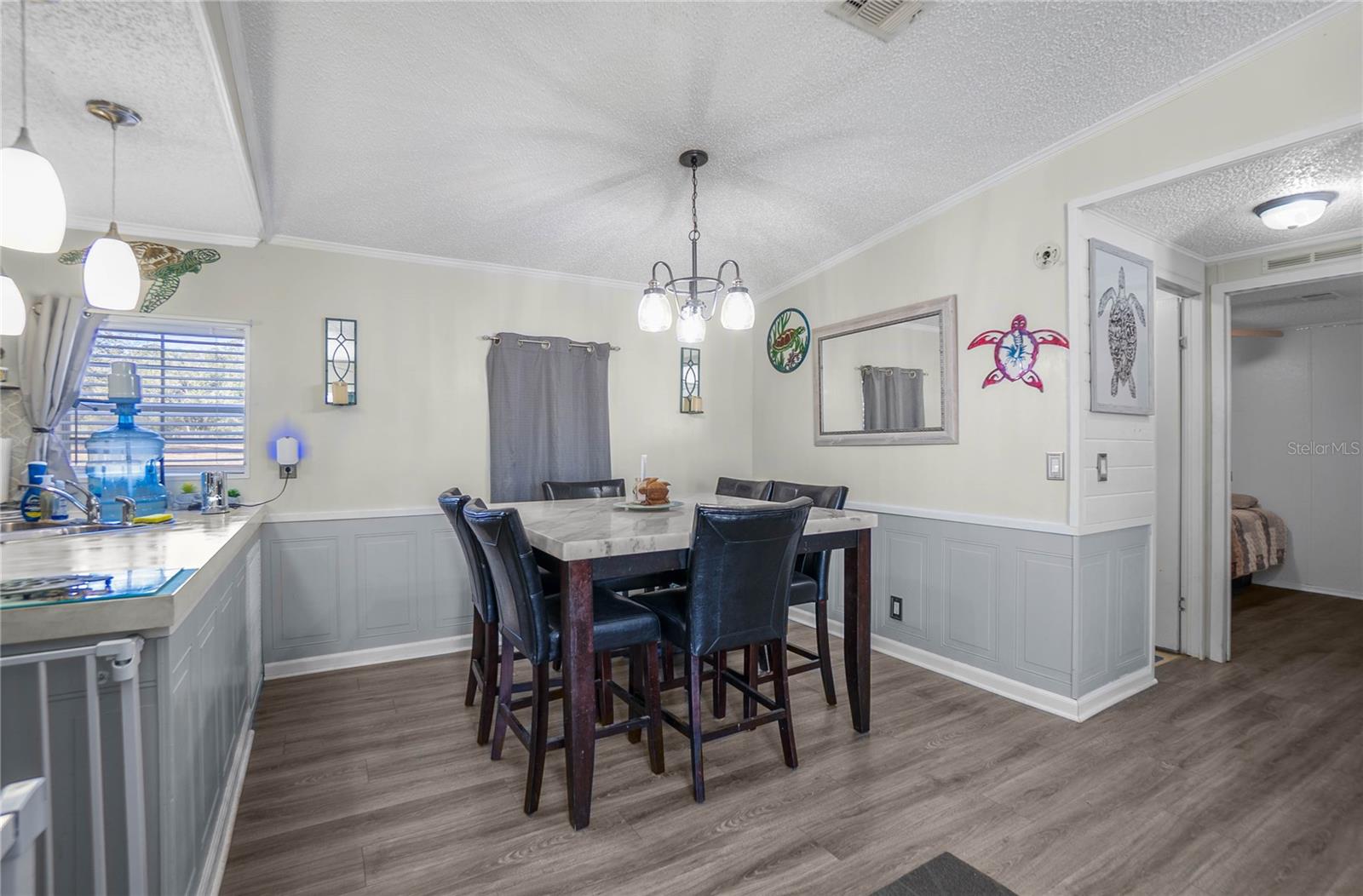 Image 9 of 43 For 10494 Spence Avenue