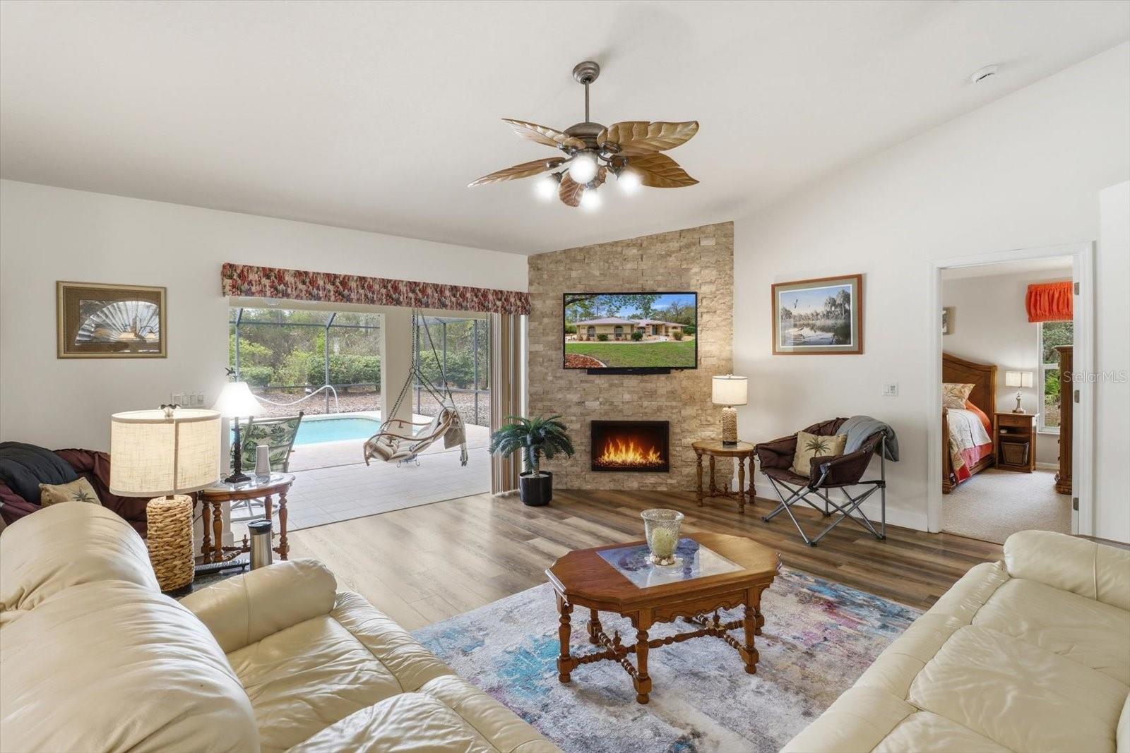 Image 5 of 32 For 4474 Horseshoe Drive
