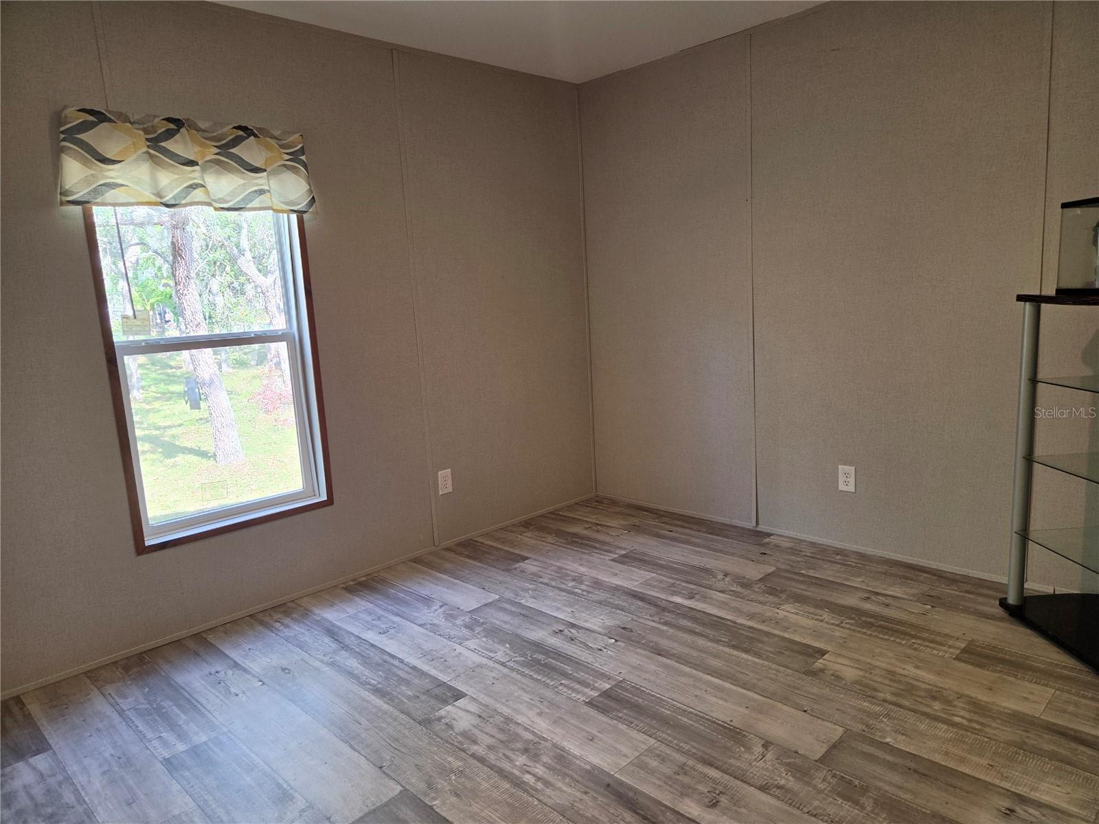 Image 13 of 23 For 624 Winnetka Street