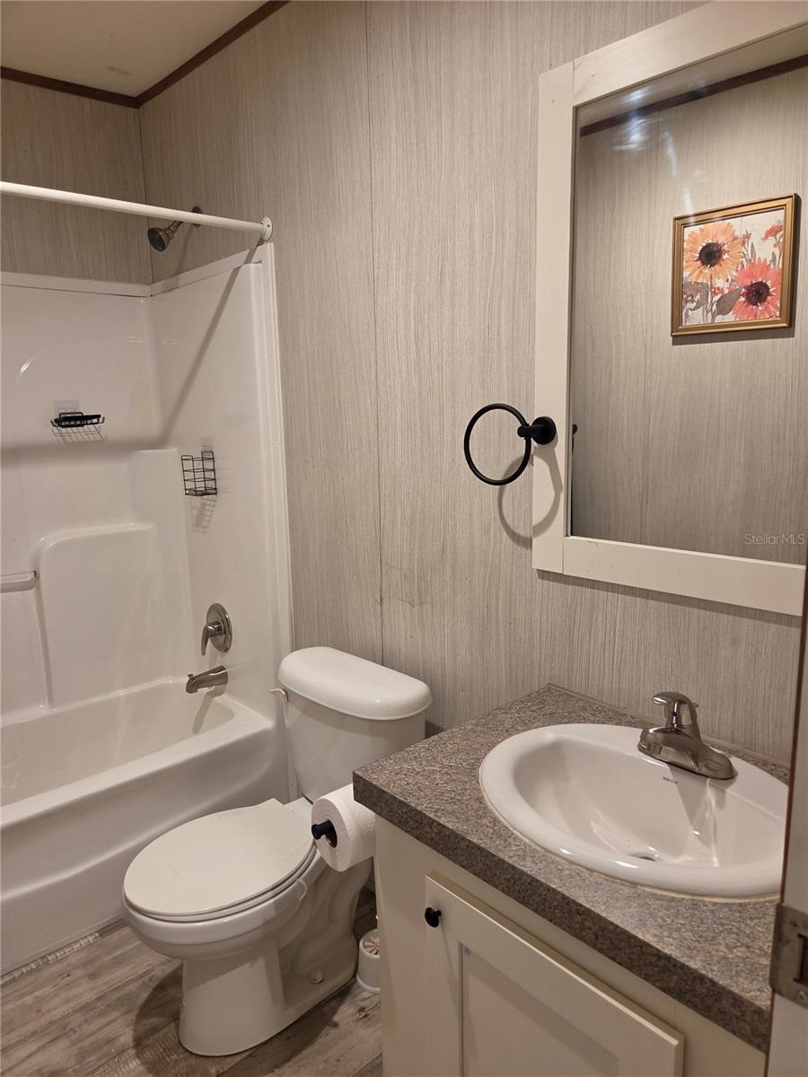 Image 18 of 23 For 624 Winnetka Street