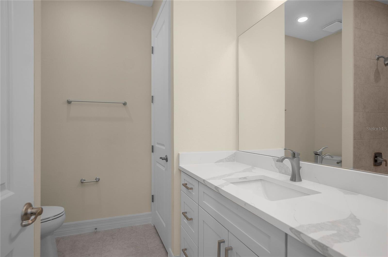 Image 11 of 62 For 9695 Baymeadows Drive