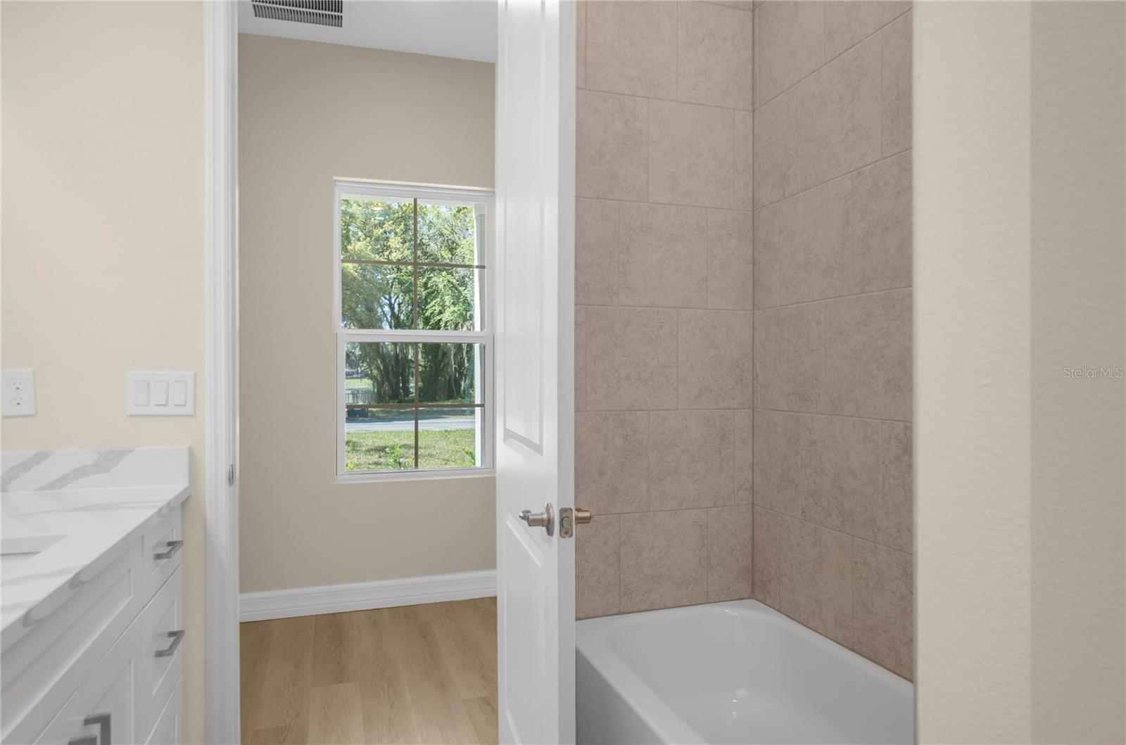 Image 12 of 62 For 9695 Baymeadows Drive