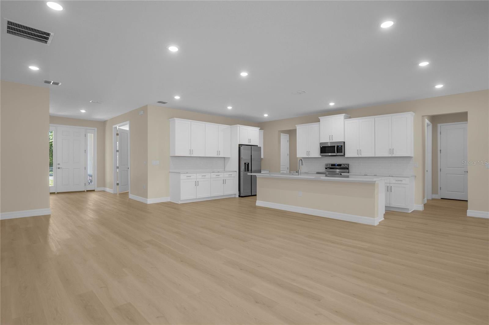 Image 18 of 62 For 9695 Baymeadows Drive