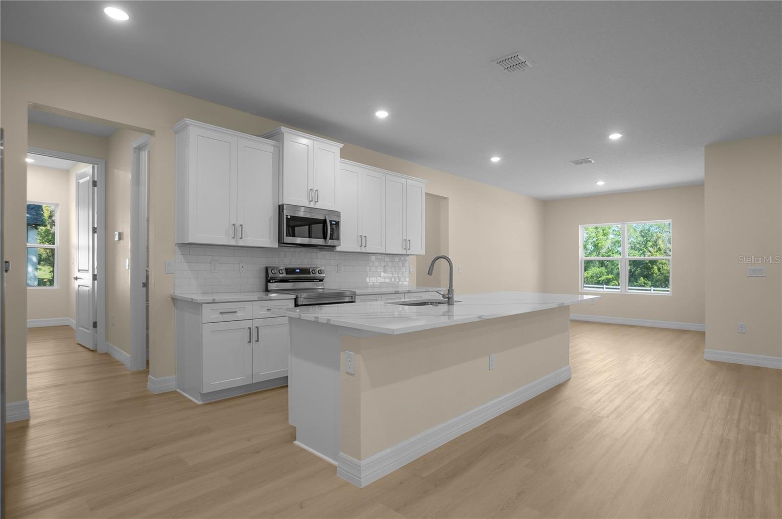 Image 20 of 62 For 9695 Baymeadows Drive