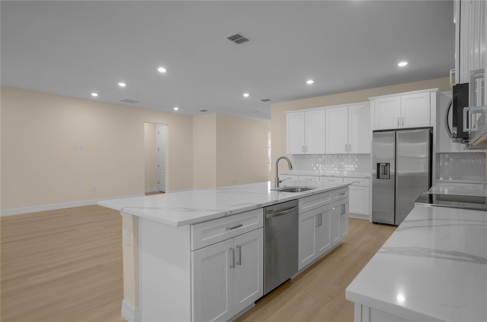 Image 23 of 62 For 9695 Baymeadows Drive