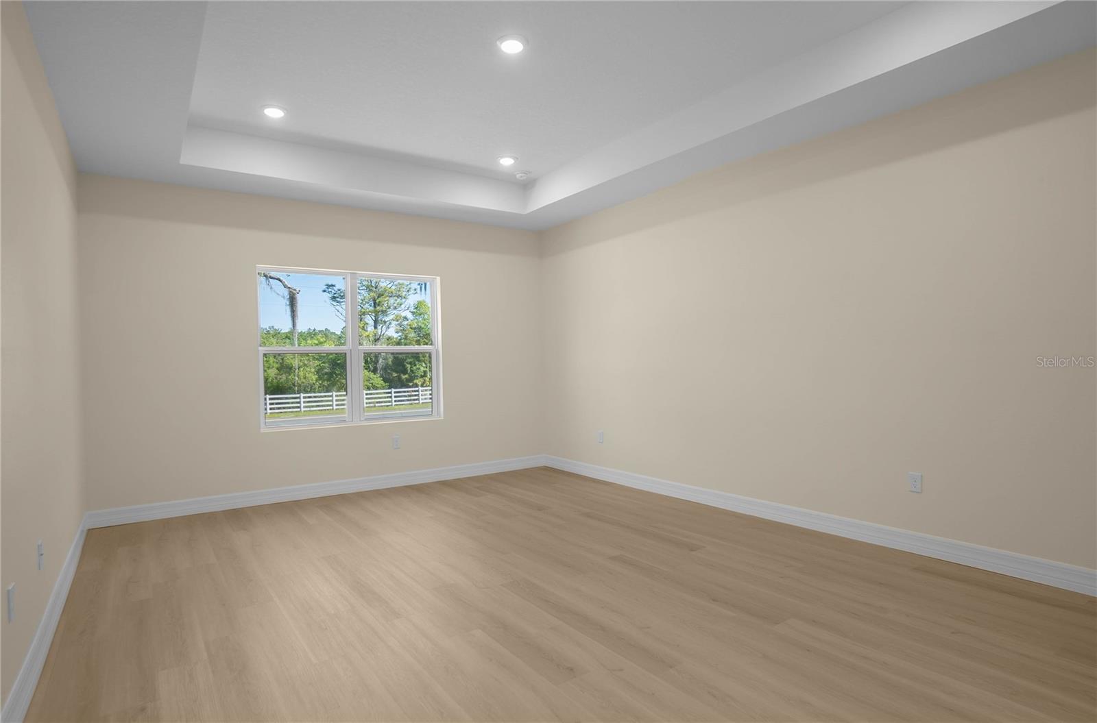 Image 27 of 62 For 9695 Baymeadows Drive