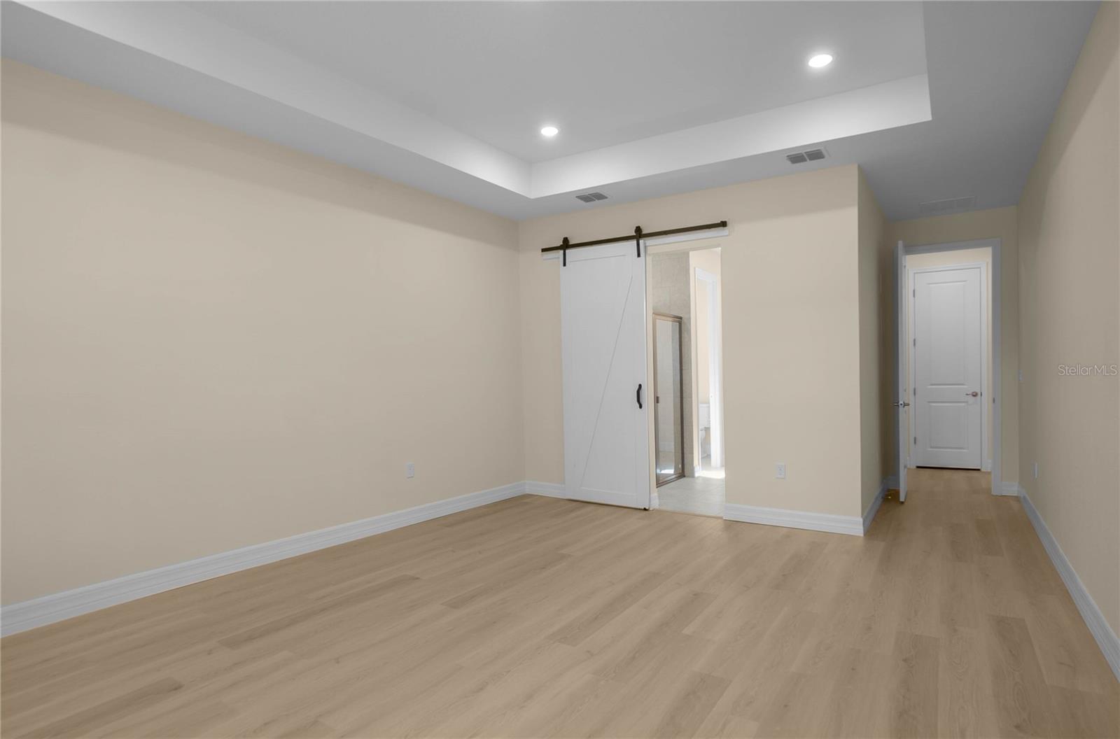 Image 28 of 62 For 9695 Baymeadows Drive