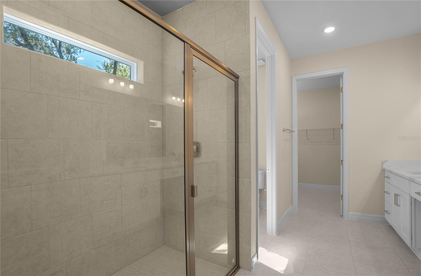 Image 29 of 62 For 9695 Baymeadows Drive