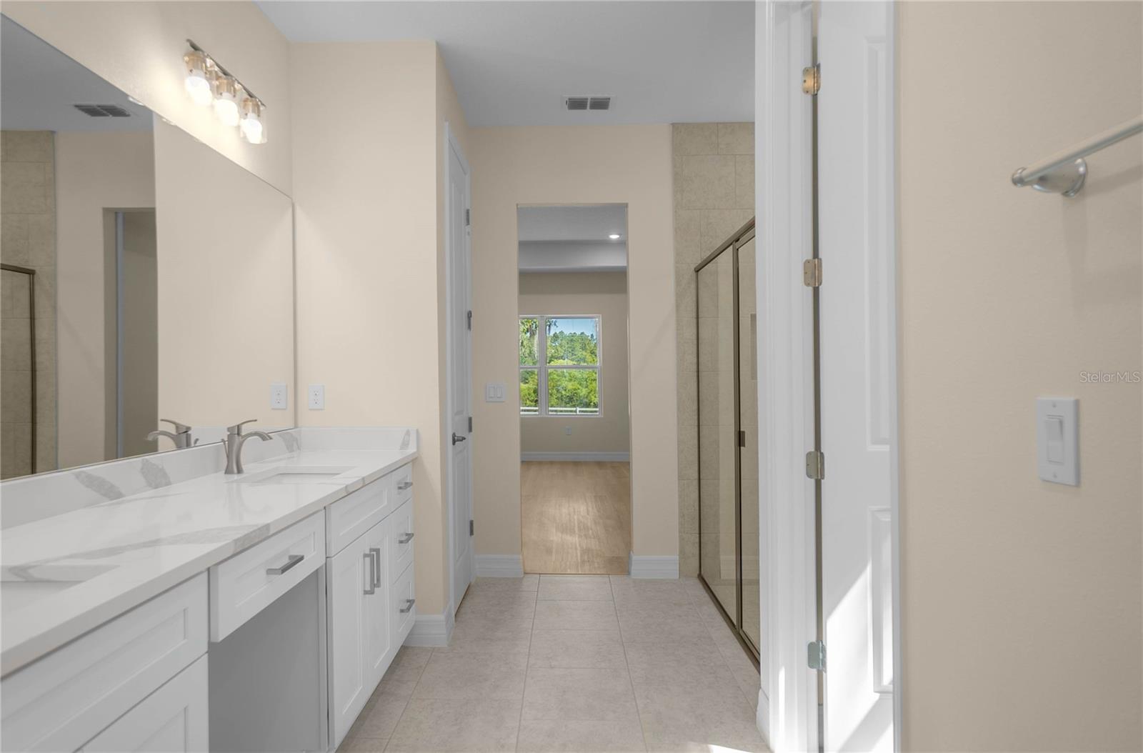 Image 32 of 62 For 9695 Baymeadows Drive