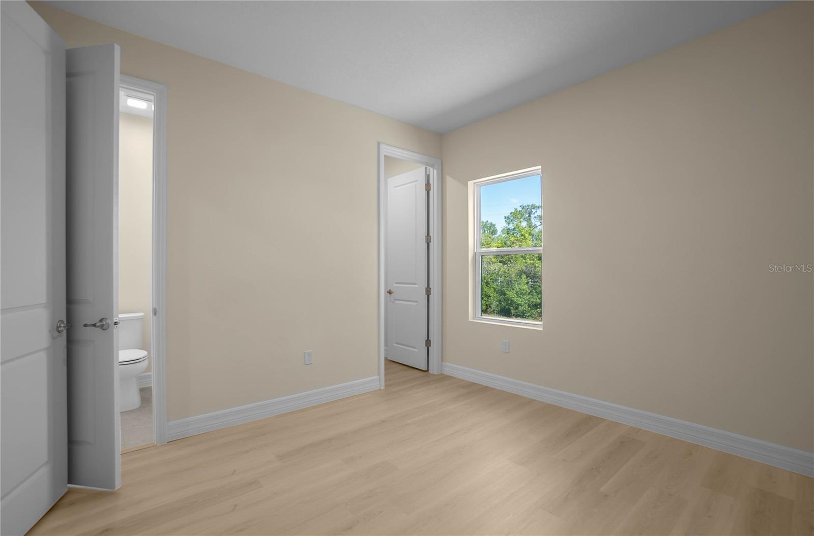 Image 34 of 62 For 9695 Baymeadows Drive