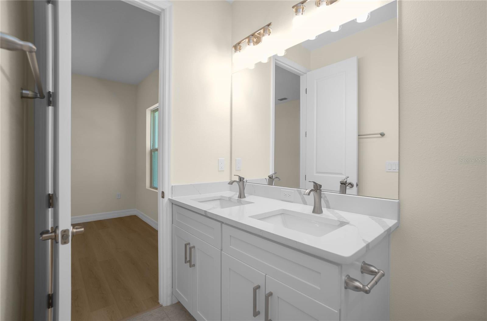 Image 37 of 62 For 9695 Baymeadows Drive