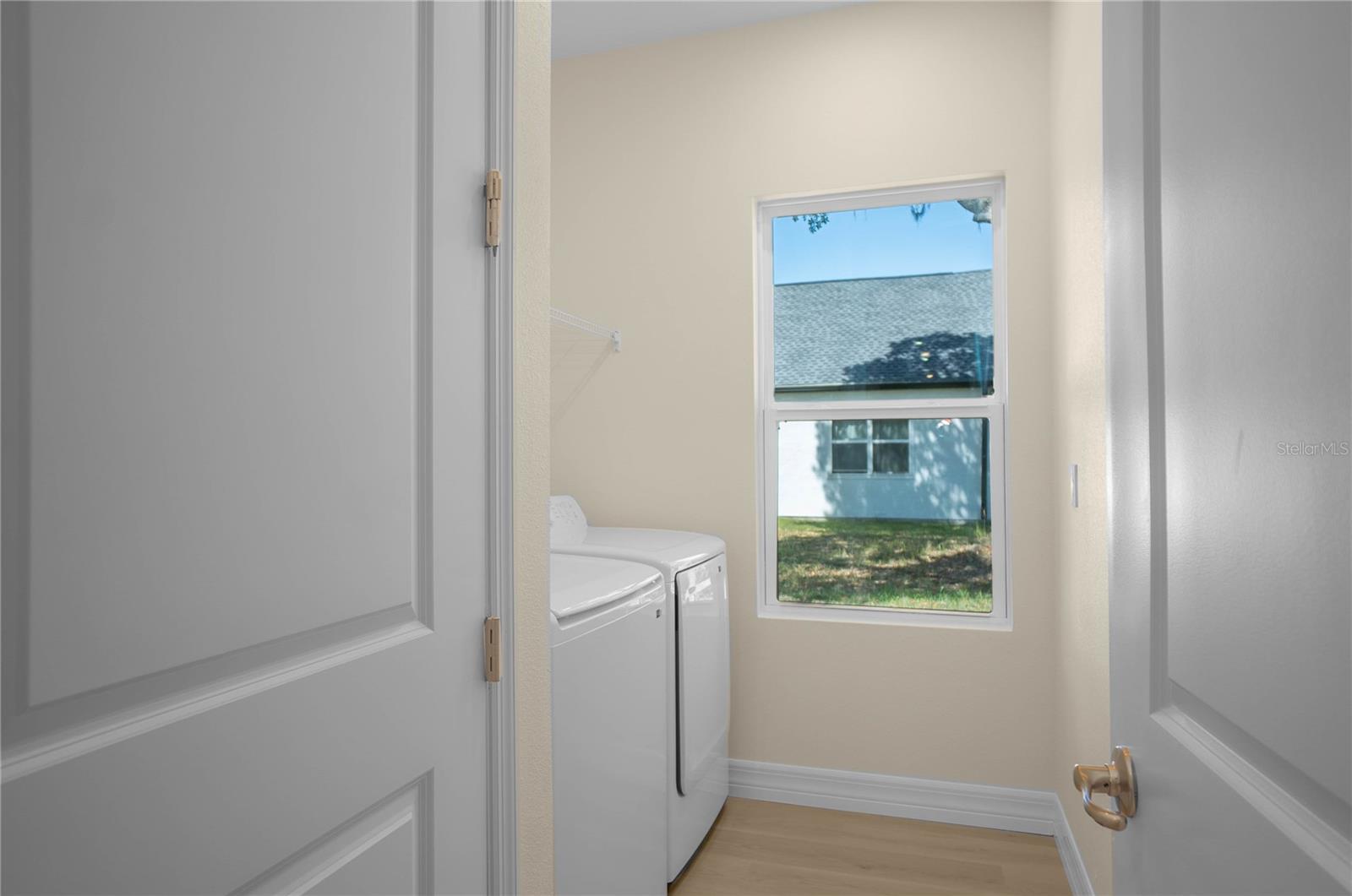 Image 41 of 62 For 9695 Baymeadows Drive