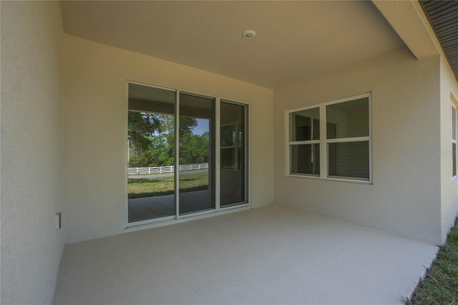 Image 42 of 62 For 9695 Baymeadows Drive