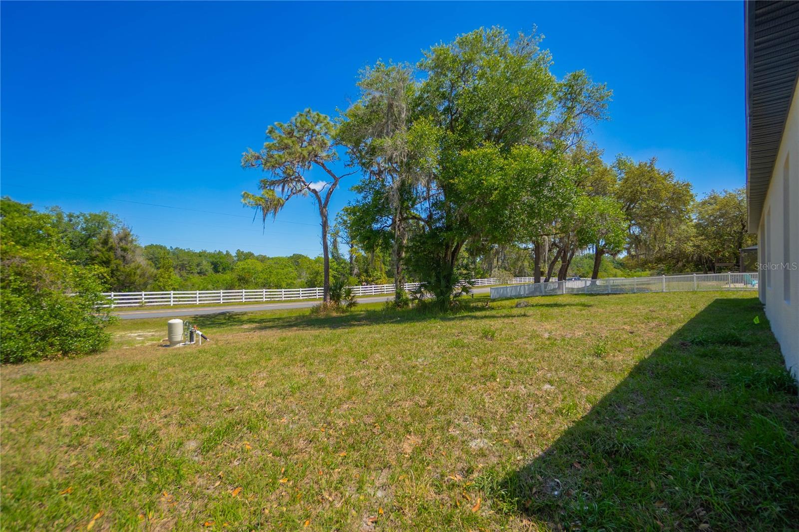 Image 43 of 62 For 9695 Baymeadows Drive